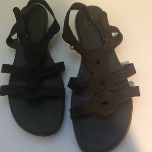 ARCHE SANDELS size 9